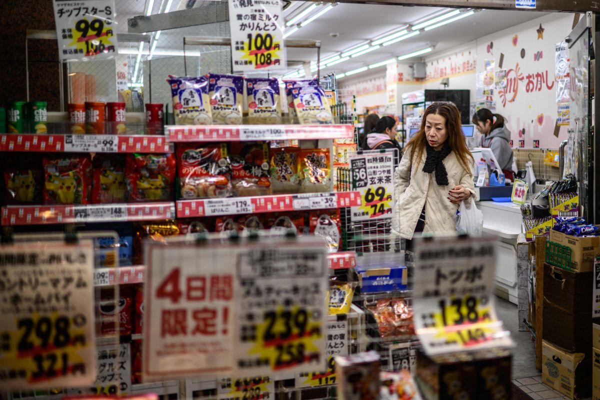 Japan’s Inflation Rises to 4%, Increasing Pressure on BOJ for Rate Hike