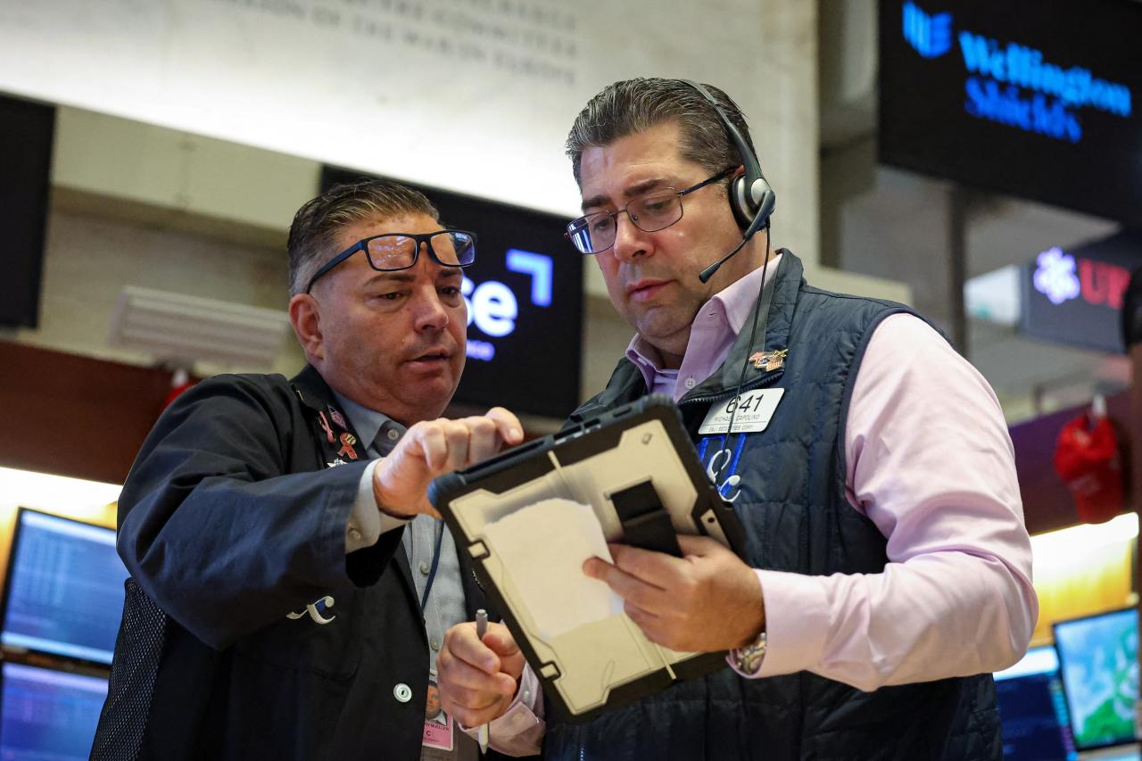 Dow Hits 46,000 on Rate Cut Hopes and AI Optimism